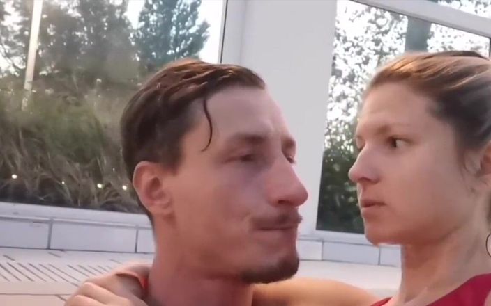 Gina Gerson: Đụ mạo hiểm trong nhà vệ sinh
