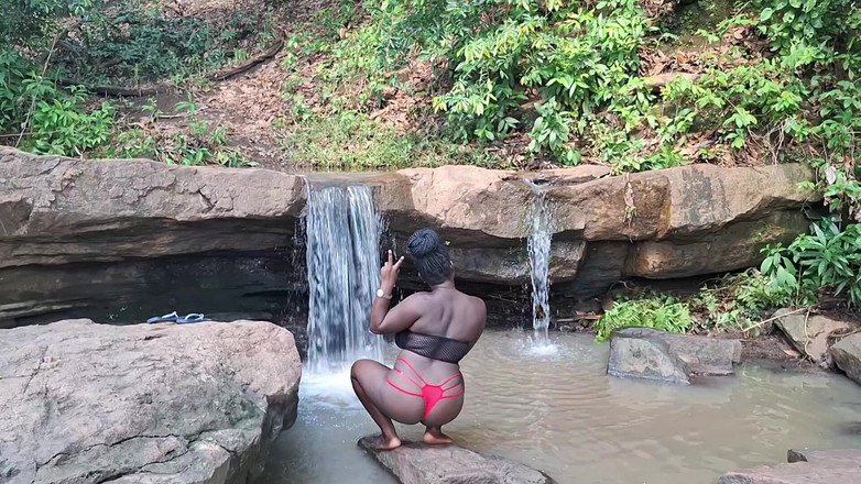 BMCs: În penisul pierdut, departe de tot, entuziasmat, căutând un penis...