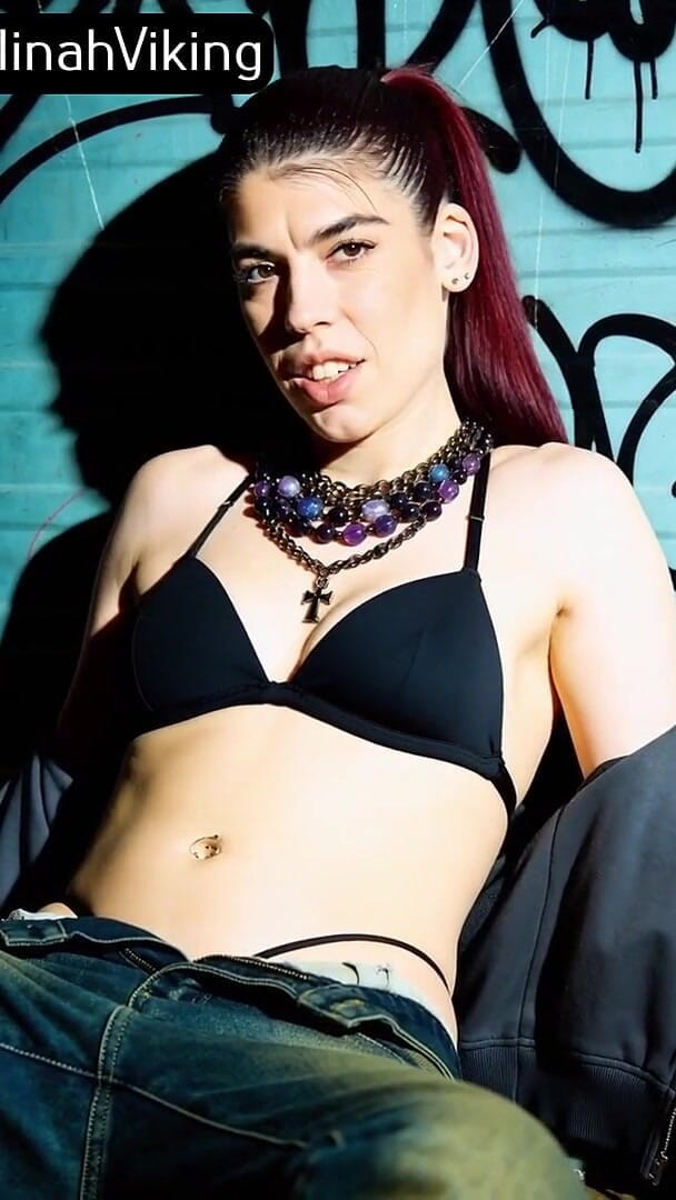 Graffiti Queeb Shoot (Melinah Viking)