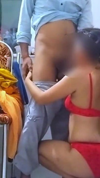 Hintli kadın komşu kayınbiraderi ile gerçek viral rol yapma videosu
