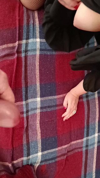 Asisa_oz: 病気の友人と一緒にクリスマスツリーの飾り付けを手伝いました