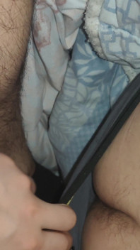 20-jarige sexy twink neukt een harige stiefvaderkont