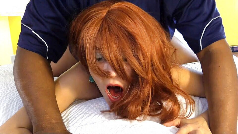 Real Amateur Sluts: Lizzy的卧室被狠操