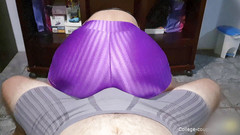 College-couple: Leccata pompino sull'intimo, sperma in pantaloni lap dance leggings secca