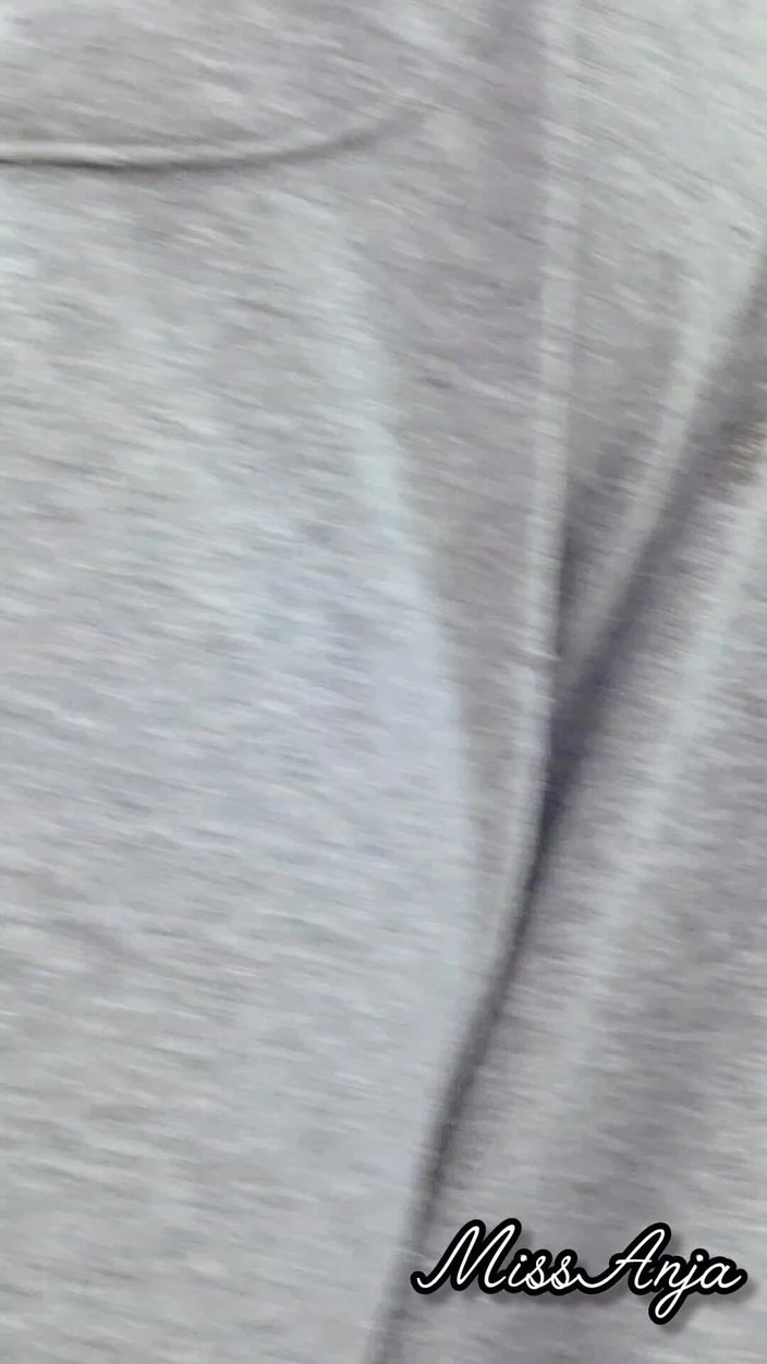 MissAnja_FH: मेरे भूरे रंग की पसीने वाली पैंट में पसीने से तर जोर से पादती है