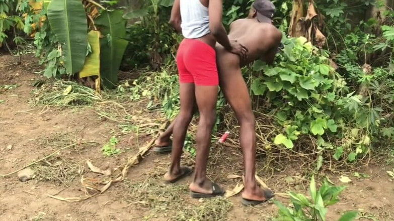 Sexydaddy: 农场里的户外性爱