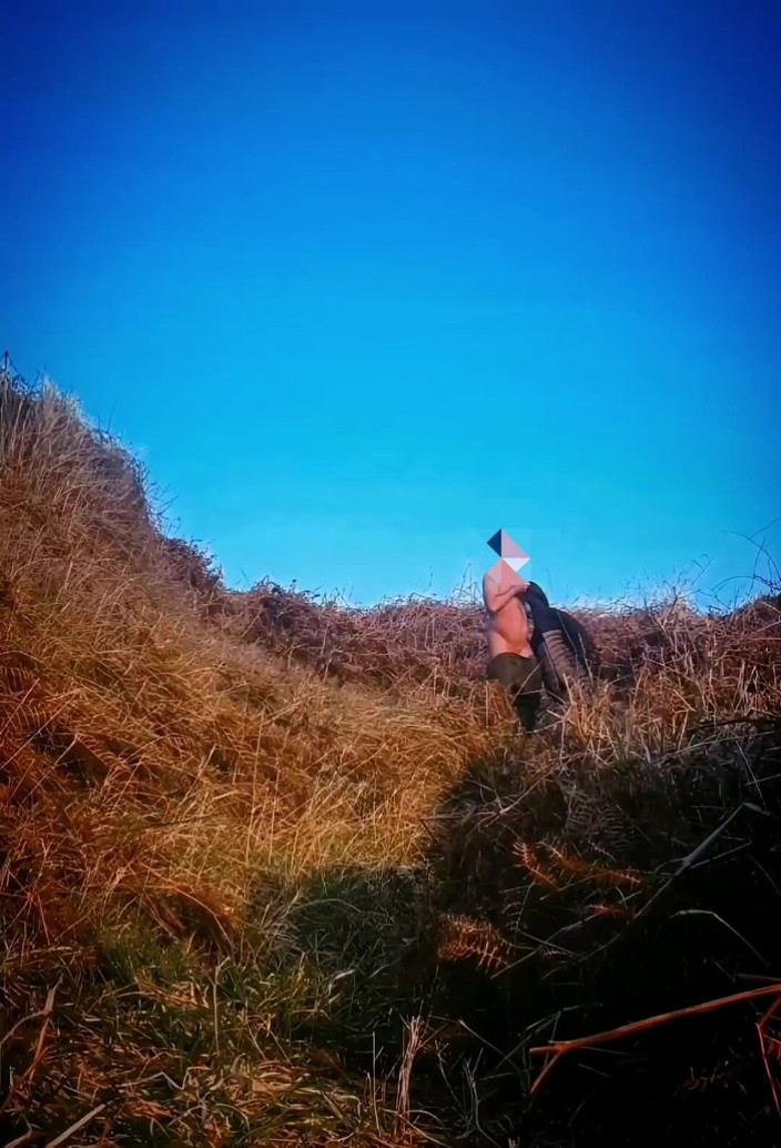 MaleModel: Coastal Path Nudity