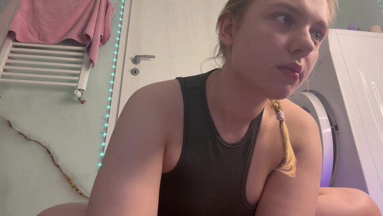 JuiceLussie: Sloppy Deepthroat with Dildo 24cm! so Wet Nice and a Lot...