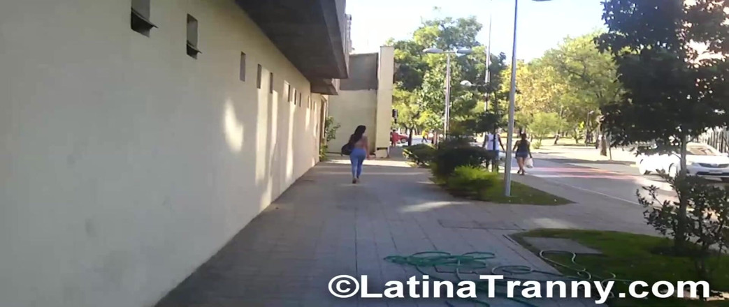 Nikki Montero: Colombia T-girl Sheila Ortega handJob on Nikki Montero