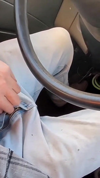 Camion, éjaculation avec une bite bien dure
