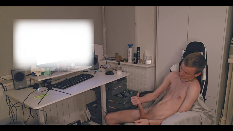 The Max Powers: 42 min goon sesh s někým sleduje