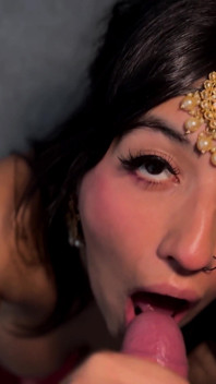 Pakistani Bhabi Aaliyah Yasin Lets a White Cock Cum in Her Mouth