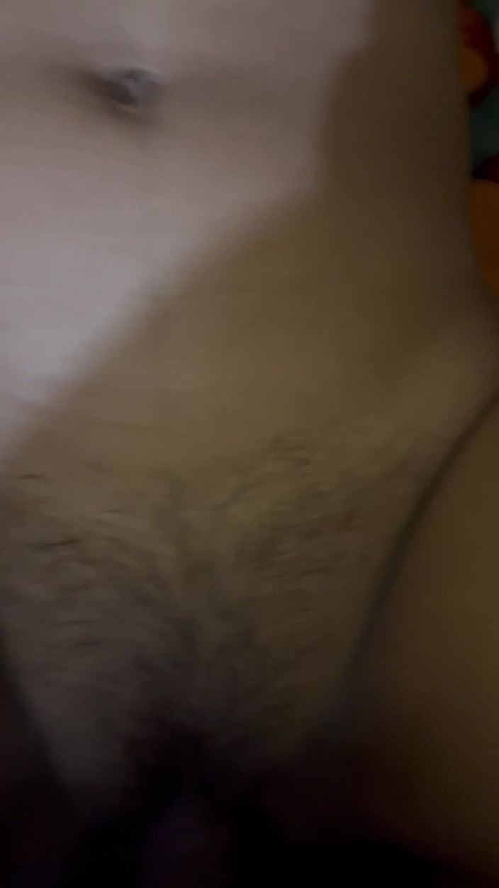 Riya Raj: Pacar setelah meneleponnya di kamar