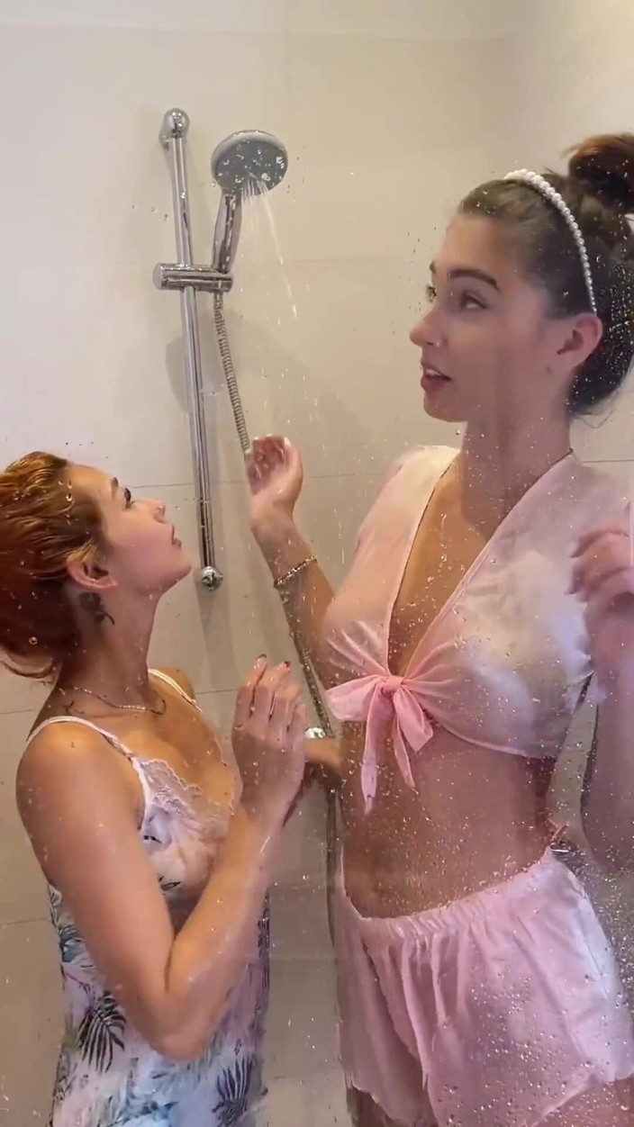 Johnny Grey: Real Backstage Fuck with Real Lesbain Amateur Couple After Clothed...