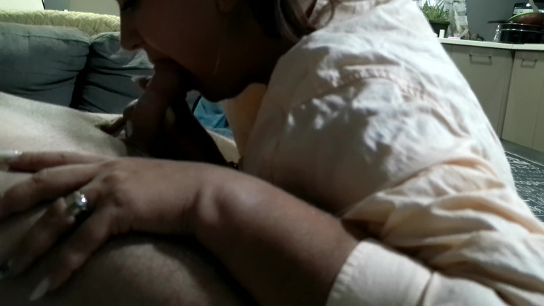 fantasycouplexxx: Muie cu secretară dimineața în biroul meu