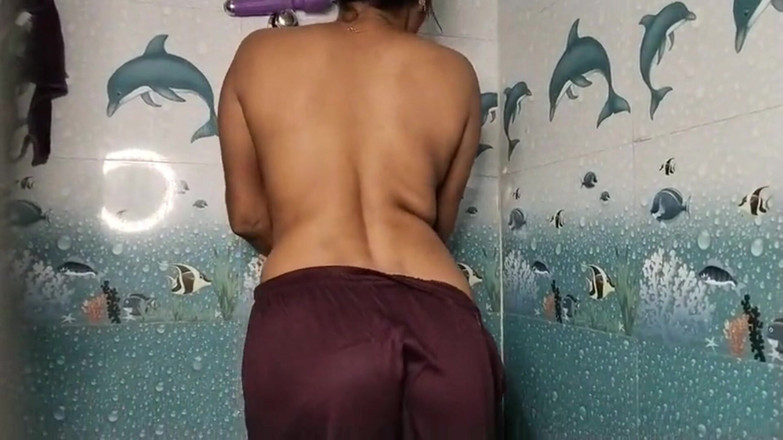 Amit yadav: 巨乳のガールフレンドが一晩で多くのセックスの体位をファックします