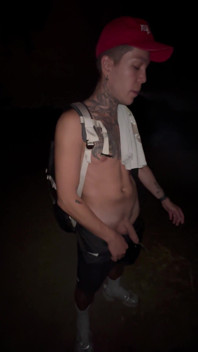 Harry_jen | Sexy Guy Smokes and Pisses