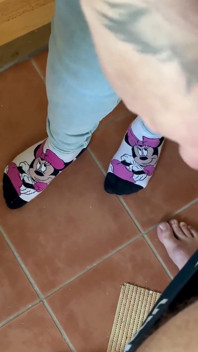 Honění v koupelně pěkné nohy