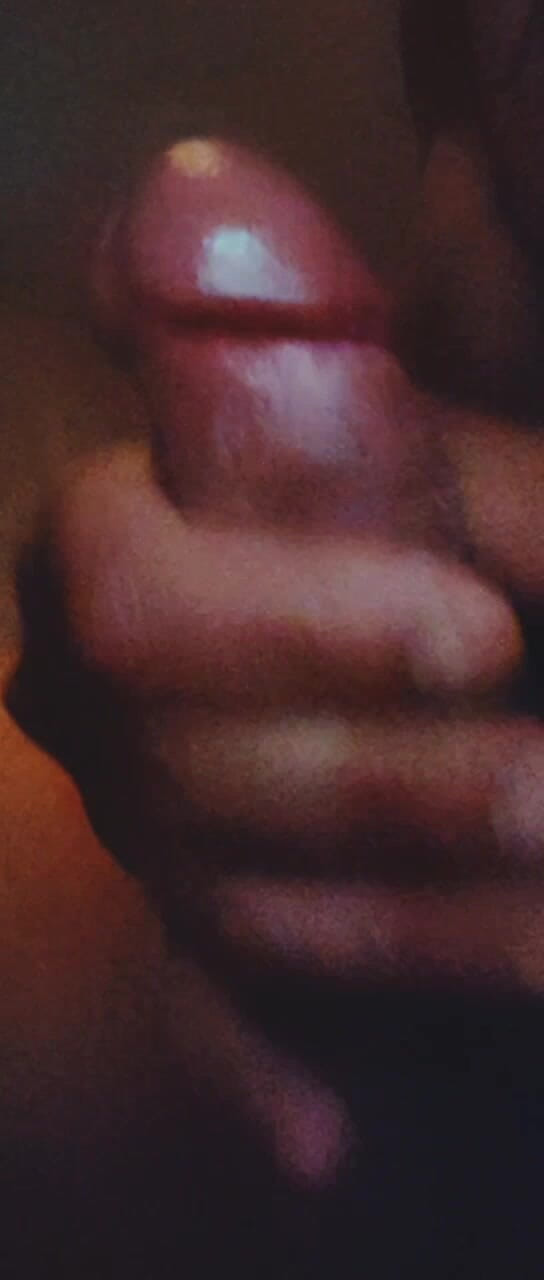 Kinky_french_boy_69: Primo piano di una masturbazione da sola