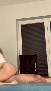 Sesso intenso in camera da letto