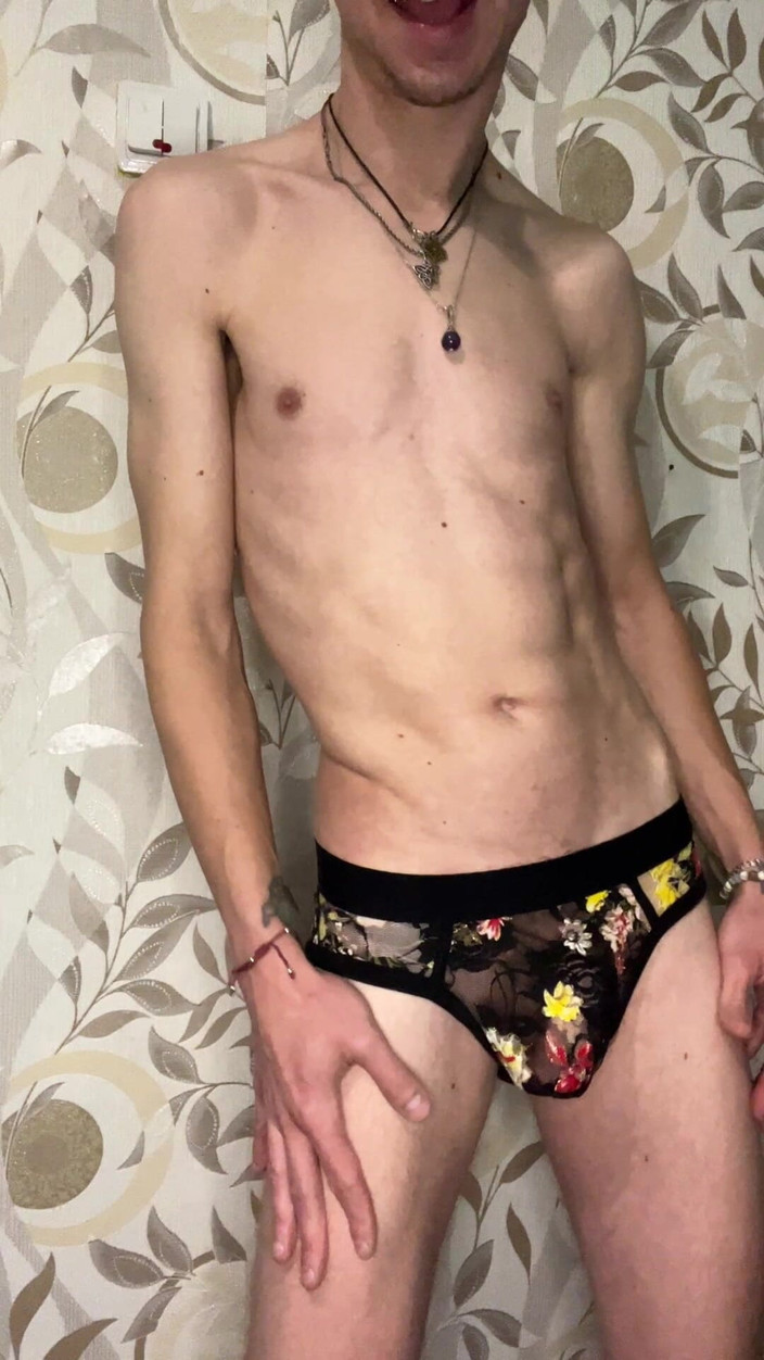 MaxHotty: 内裤女孩中的手淫与肮脏的谈话