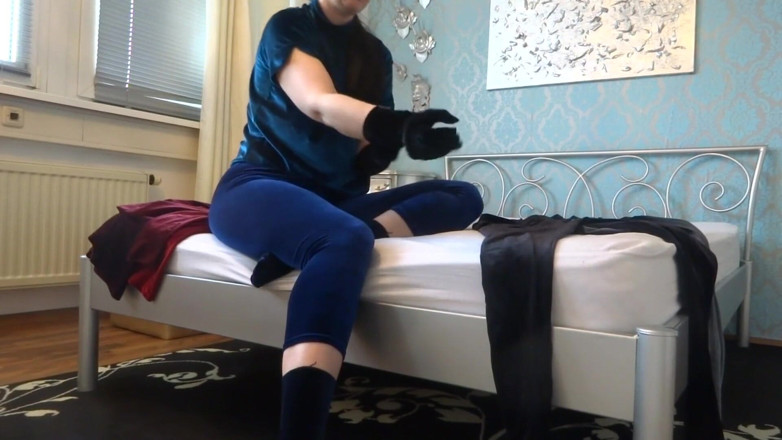 Lady Victoria Valente: Hot velvet Stepmommy: my birthday present for you!