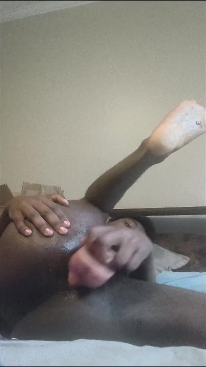 DaBlackFemboy: Escancarado Bussy Creaming e Farting