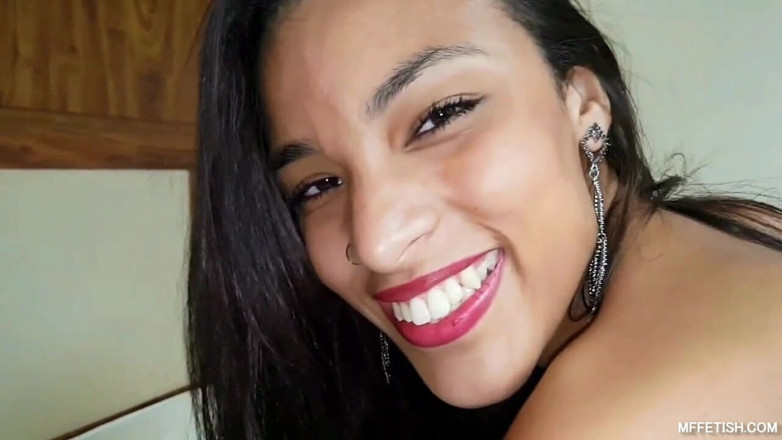 Sapphic Latinas: Hungrige nasse zunge tief in engem arsch