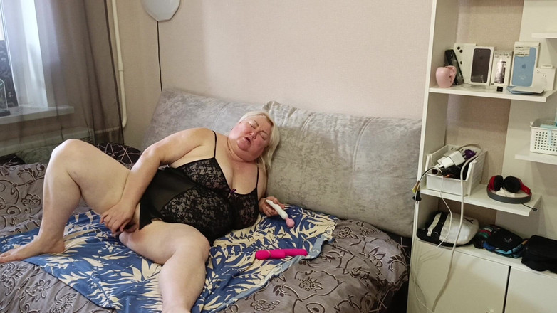 Zona901: Styvmamma älskar hennes fitta i en sexchatt