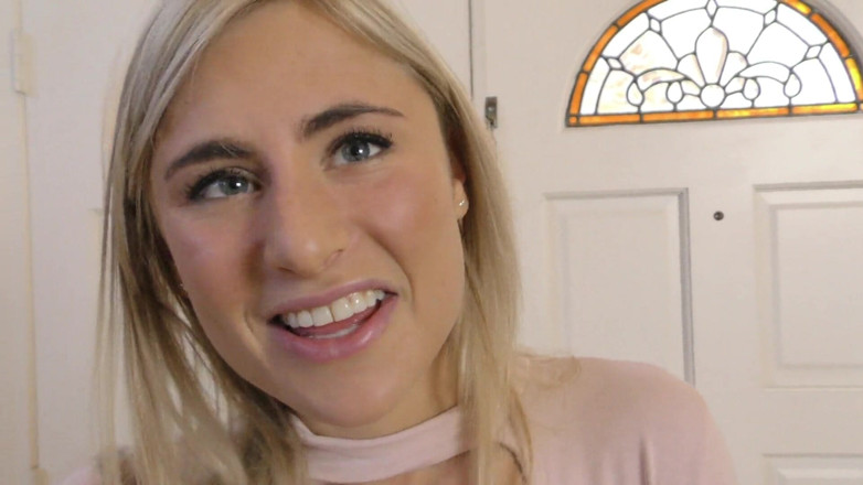 Perv Milfs n Teens: Lindsay Cruz ratează pula vecinului ei