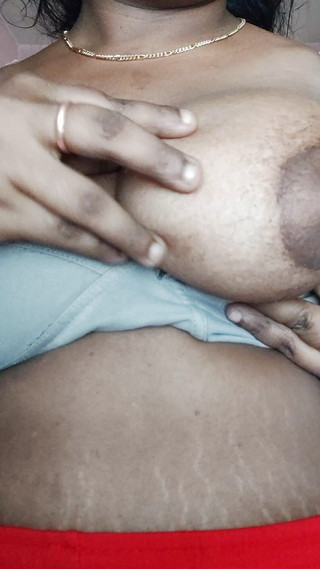 Realmallucouplevlog: Mallu tamilská manželka Velká prsa ukazování a prstění k orgasmu