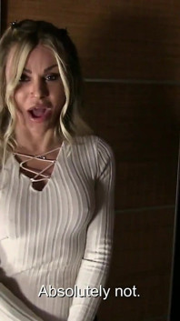 Propuesta indecente - la milf italiana acepta y tiene sexo con un extraño - subtítulos en inglés
