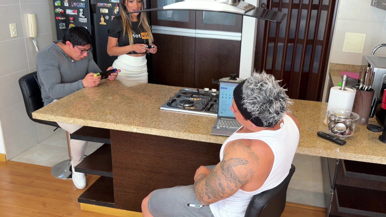 Winter_steph: Die frau meines freundes gab mir einen blowjob unter dem...