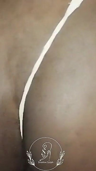 Eu deixei meu meio-irmão me foder com força até ele gozar dentro da minha buceta, então eu deixei ele brincar com minha bunda