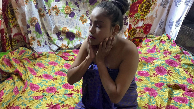 18 year old Indian: Olgun Hintli erkekler 18 yaşındaki desi üniversiteli kızı sikiyor