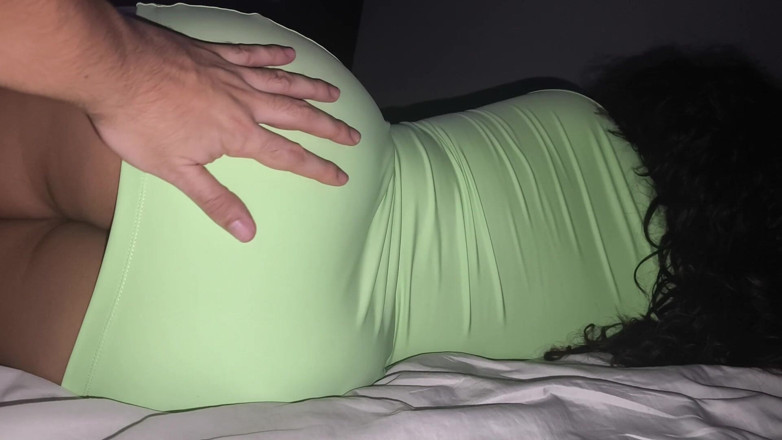 SENSESEX: Macocha w krótkiej sukience uwodzi pasierba i kończy go w środku...