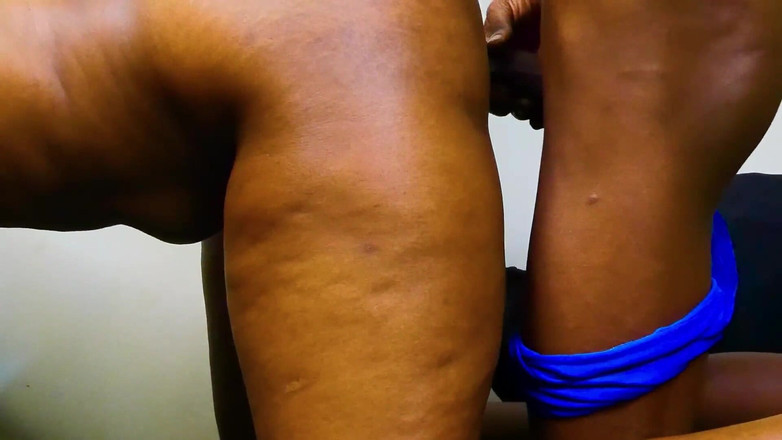 DelamorMotionX: Büyük götlü üvey kız kardeş domalıyor