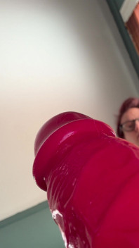 Bakış açısı dildo emiyor ve sikişiyor