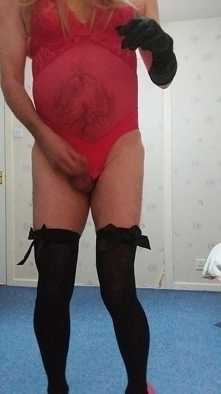 Cindy Belfast: Ingoia la sborra del clitoride di sissy