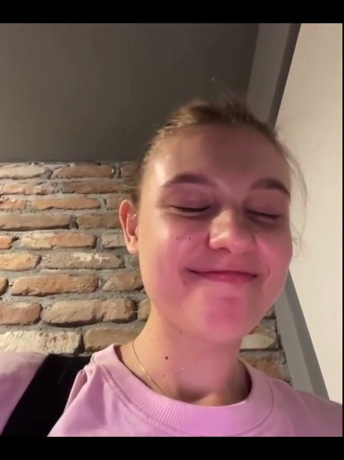 JuiceLussie: halkın içinde ilk kez fışkırtıyor