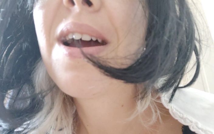 savannahamatoriale: N’hésitez pas ! Je veux sentir une bite dans le cul