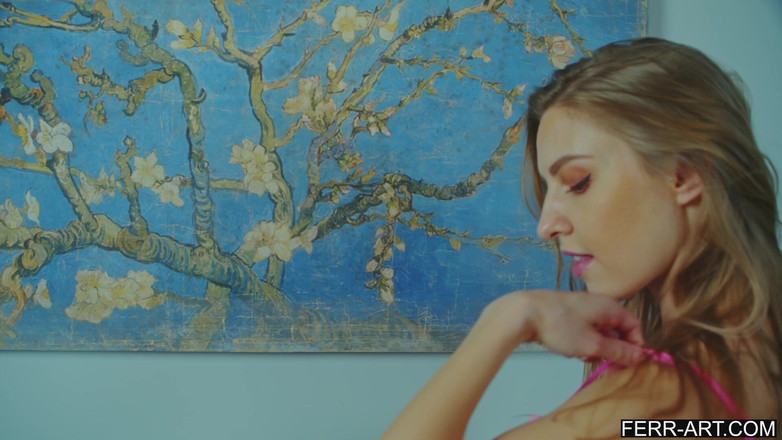 Ferr-Art: Jayla De Angelis essaye la lingerie nue, partie 1