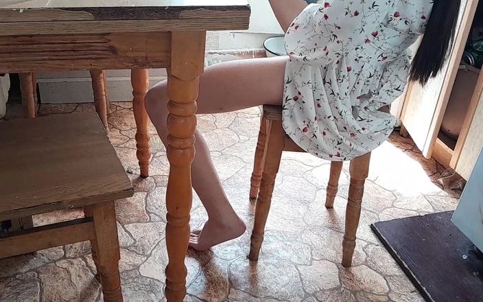 Lesbian-illusion: Atrapé a mi vecino gimiendo en voz alta y nos...