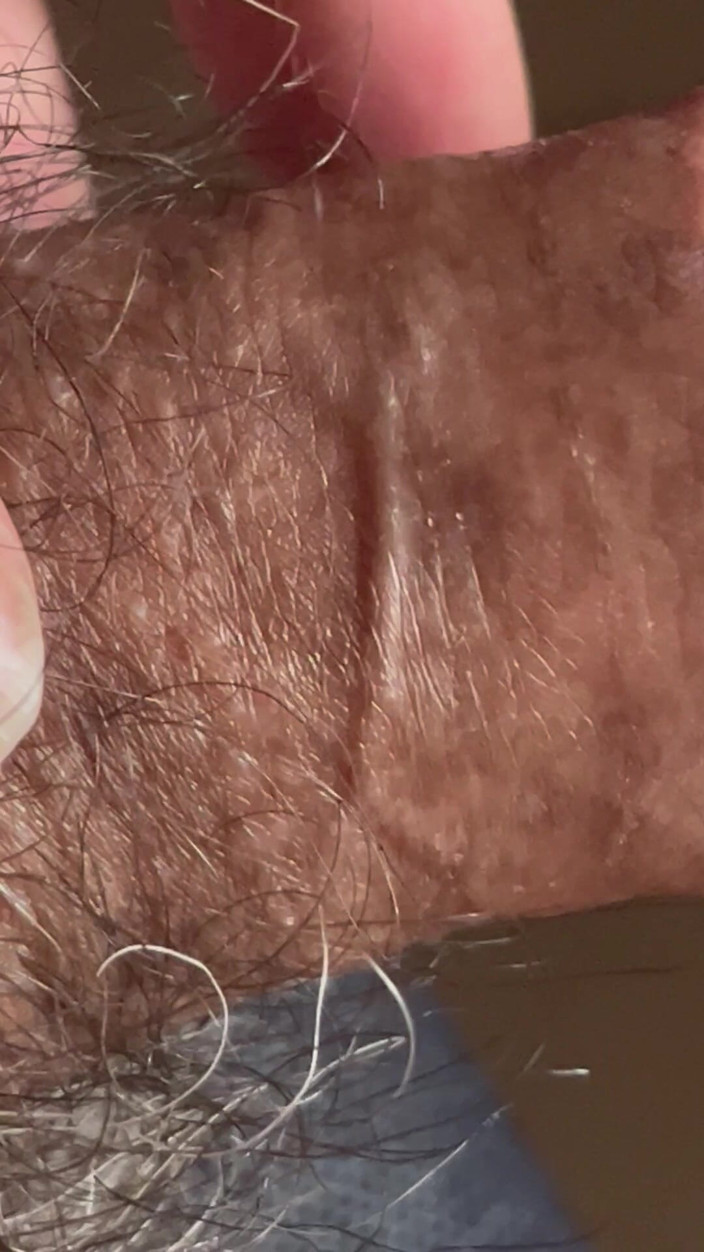 ragil01: Closeup of Penis with One Vein