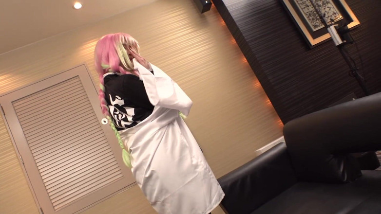 Raptor Inc: Cosplayer offline sex meetup - college chick takes non-nude photo shoot...