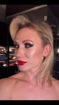 Heavy, Seductive Makeup or Casual Beauty?try Not to Blink, You Might Miss Something