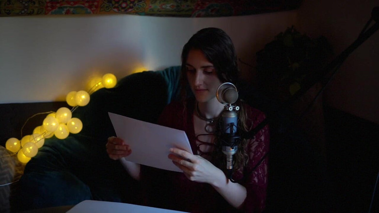 Piper Blush: Asmr zvuky papíru