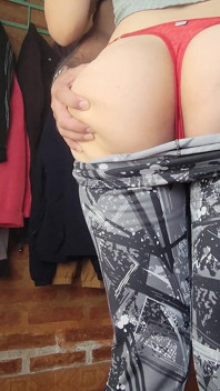 Anal und Blowjob für Amateur-Teenager