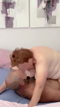 Premium - amateur-oma-porno: analsex und spermaschlucken mit 80-jähriger oma