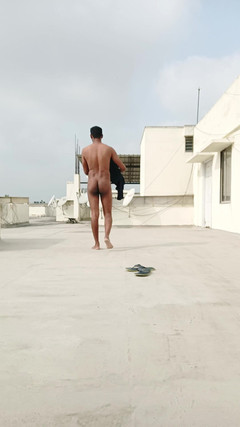 HornyHunk: Nahá masturbace na terase a sperma